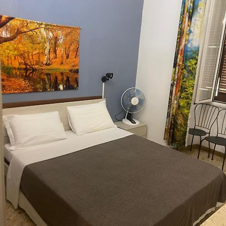 Parenti B&B Rome Bagian luar foto